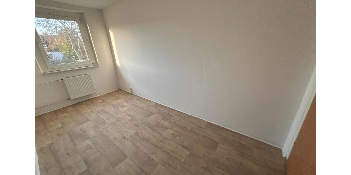 Etagenwohnung Gingst - 3 Zimmer, 66 m&sup2;, 350&euro; | Angebot:24713705
