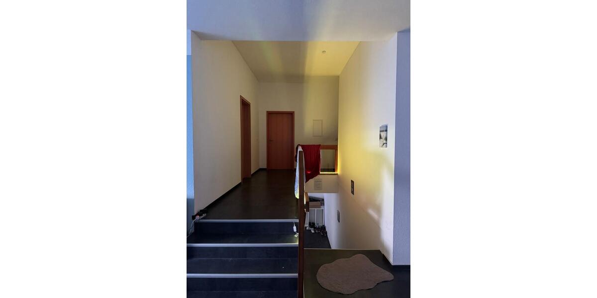 Dachgeschoßwohnung Bous - 5 Zimmer, 165 m&sup2;, 1.000&euro; | Angebot:25025158