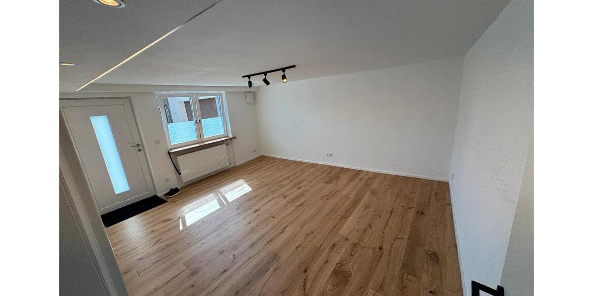 Etagenwohnung Hepberg - 1.000&euro; | Angebot:23591563