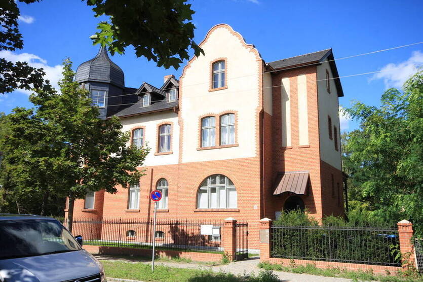 Bildschöne 2,5 Zimmer-Dachgeschoßwohnung von 1906 mit Loggia in Spitzenwohnlage von Finkenkrug
