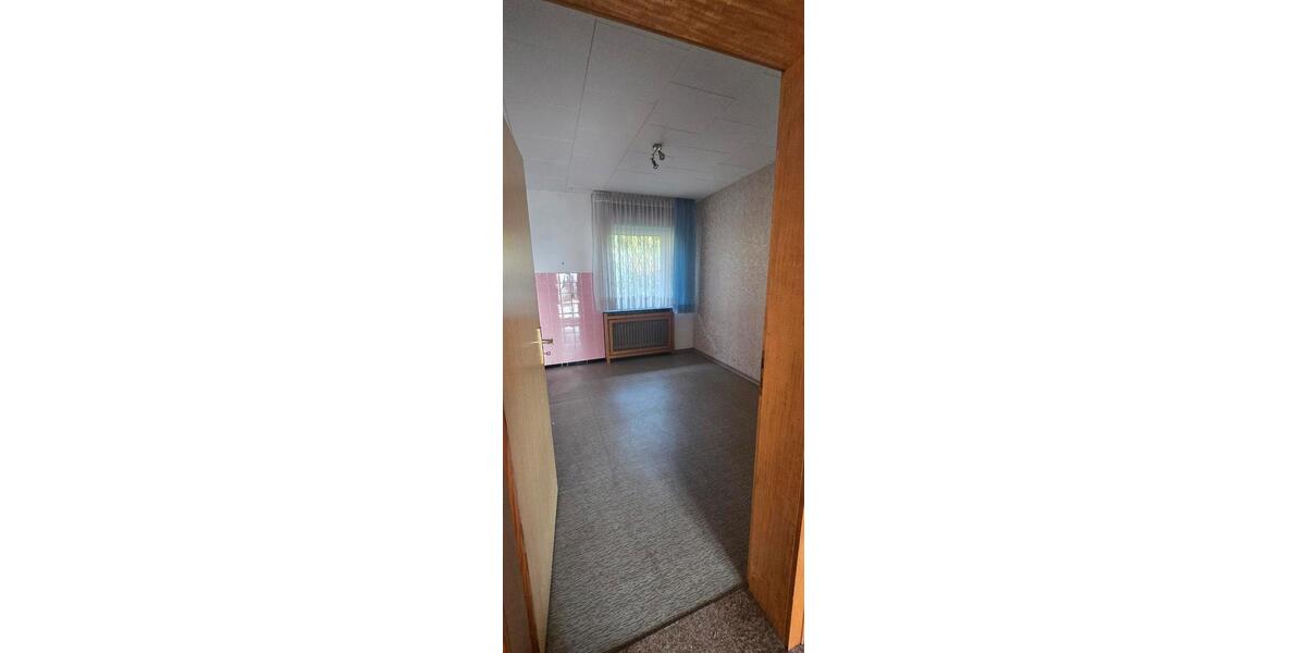 Etagenwohnung Neunkirchen Heinitz - 5 Zimmer, 110 m&sup2;, 850&euro; | Angebot:24802349