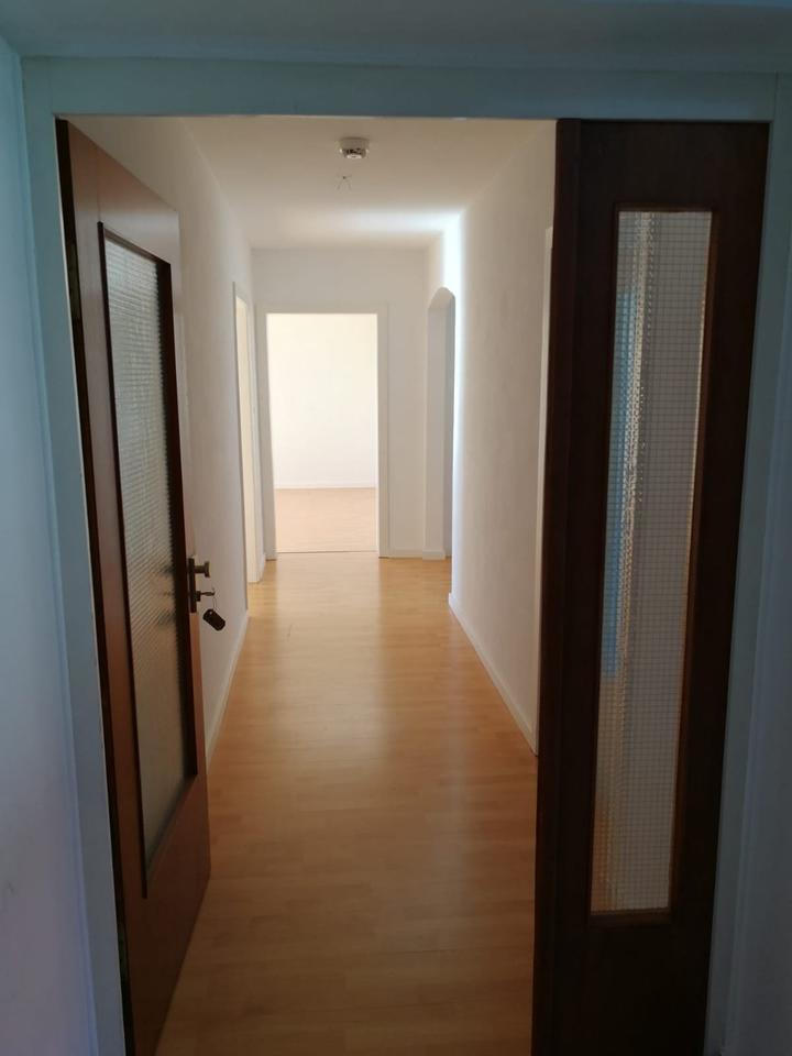 Helle 3-Zimmer-Wohnung mit Garten, großem Keller und Garage
