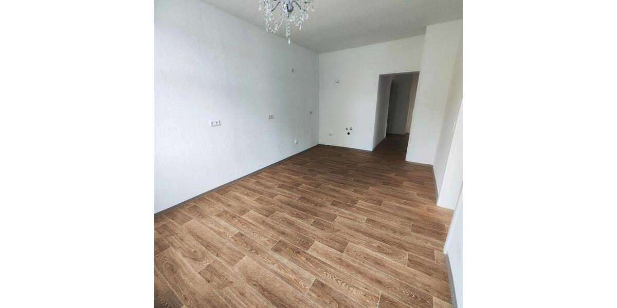 Etagenwohnung Werdau - 3 Zimmer, 81 m&sup2;, 675&euro; | Angebot:26413671