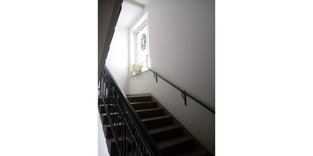 Idividuell Wohnen mit Einbauküch im Altbau Charme mit Balkon 3 zimmer