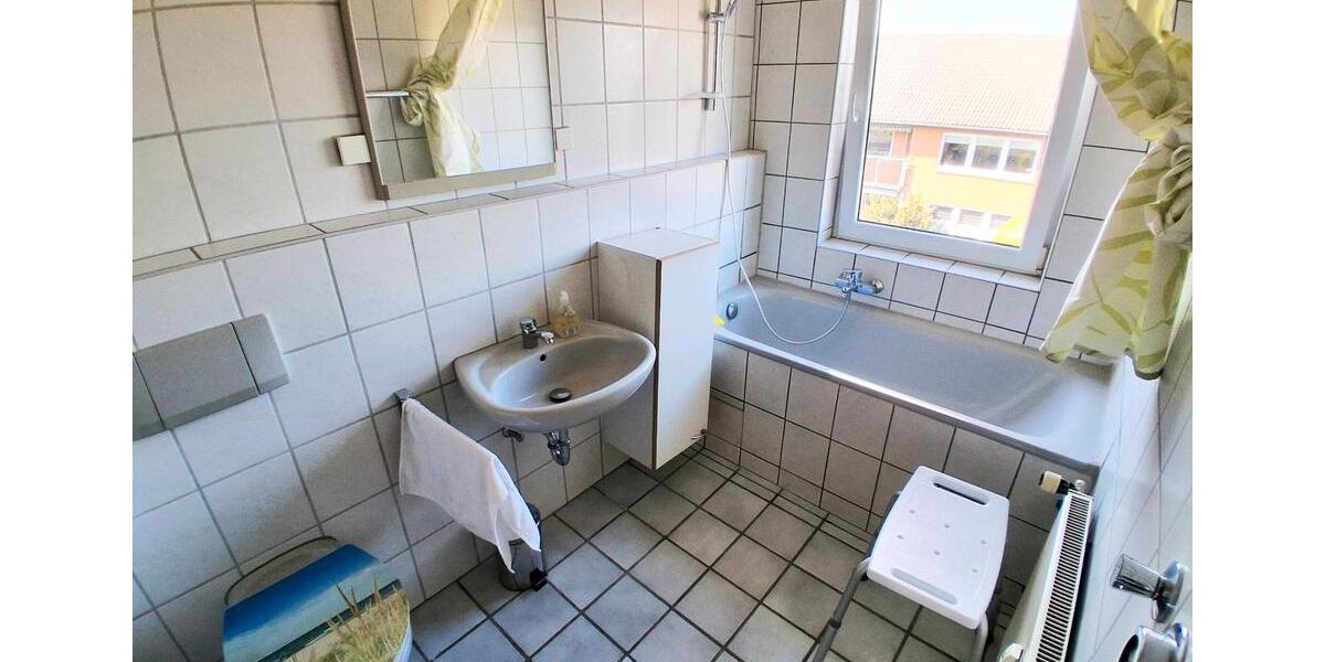 Dachgeschoßwohnung Lindhorst - 3 Zimmer, 86 m&sup2;, 770&euro; | Angebot:26562572