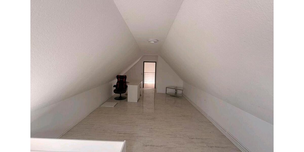 Einfamilienhaus Eschershausen - 7 Zimmer, 160 m&sup2;, 1.400&euro; | Angebot:26302712
