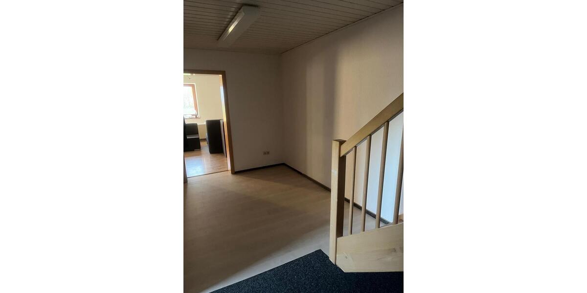 Wohnen auf Zeit Altenbeken - 9 Zimmer, 280 m&sup2;, 150&euro; | Angebot:25408573