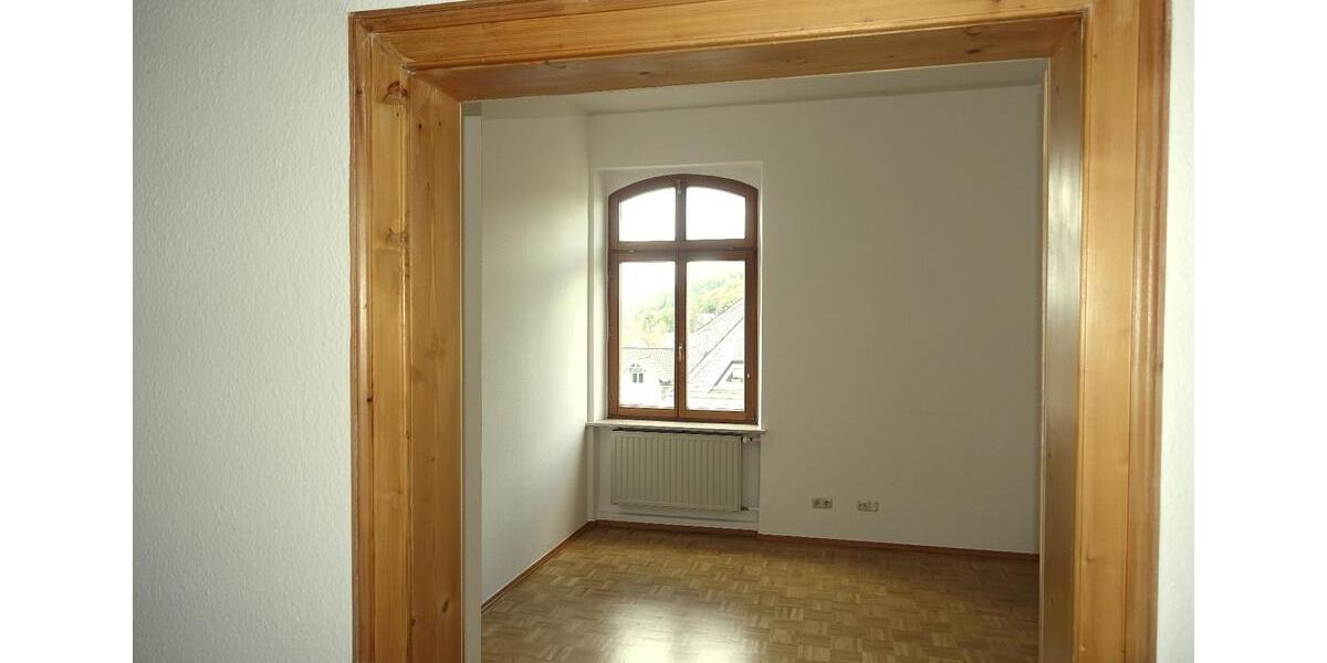 Etagenwohnung Sonneberg - 2 Zimmer, 90 m&sup2;, 650&euro; | Angebot:25982534