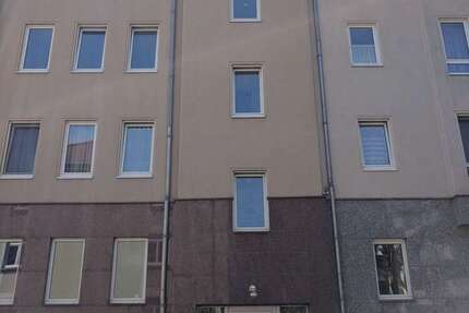 sonnige 2 Zimmer-Wohnung mit Balkon & Küche