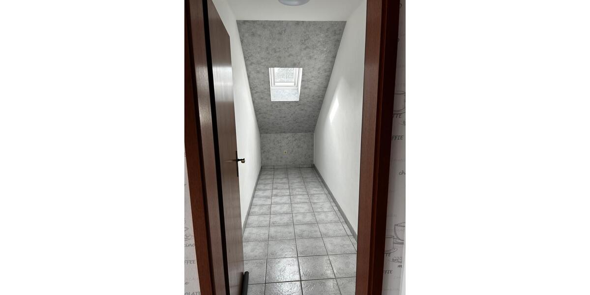 Dachgeschoßwohnung Ötzingen - 3 Zimmer, 87 m&sup2;, 750&euro; | Angebot:25407951