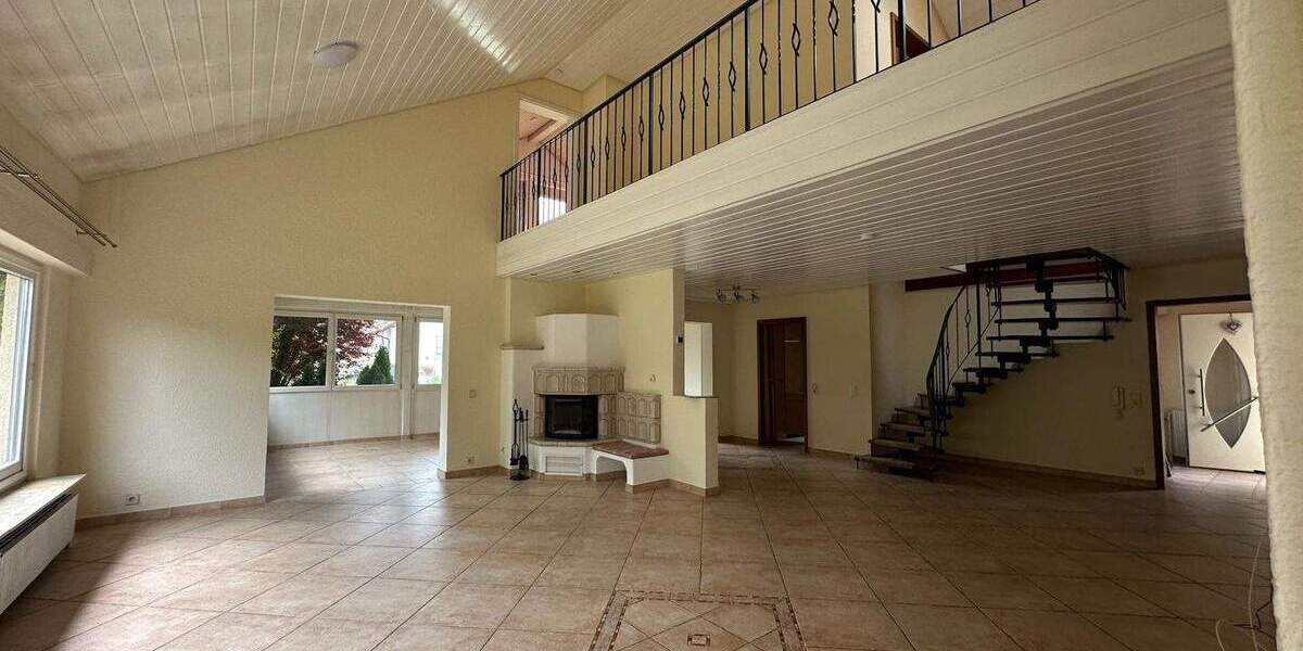 Mehrfamilienhaus, Wohnhaus Althengstett - 5 Zimmer, 199 m&sup2;, 2.500&euro; | Angebot:25821147