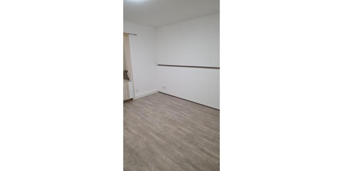 Etagenwohnung Lüchow (Wendland) - 4 Zimmer, 117 m&sup2;, 1.000&euro; | Angebot:24847376
