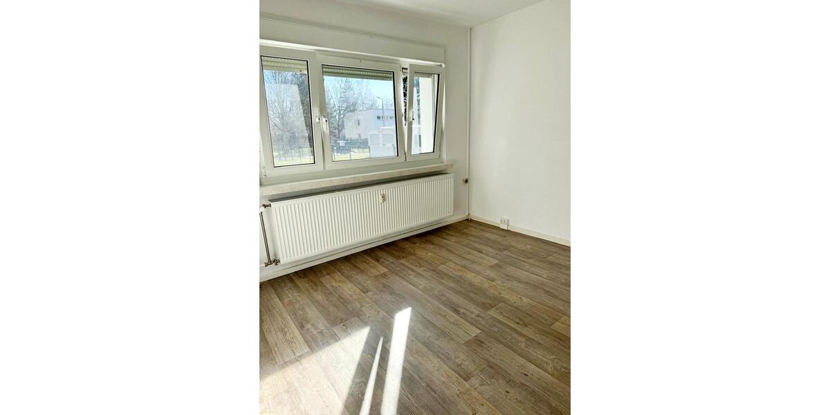 Erdgeschoßwohnung Borna - 2 Zimmer, 47 m&sup2;, 215&euro; | Angebot:25327313