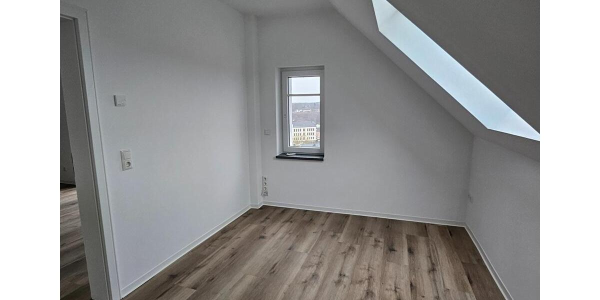 Dachgeschoßwohnung Colditz - 3 Zimmer, 80 m&sup2;, 890&euro; | Angebot:23783870
