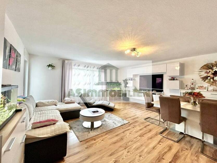AS ImmobilieN: Wiesbaden-Delkenheim 3br 1.5bath condo fitted kitchen, parking - only 9 min to Clay