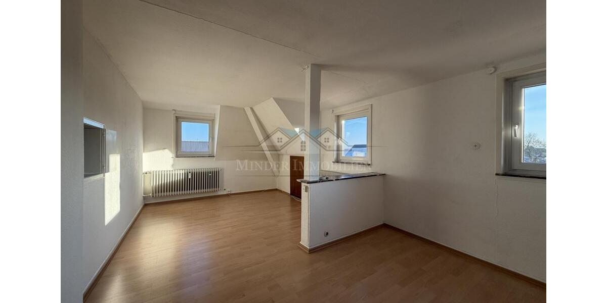 Dachgeschoßwohnung Butzbach - 4 Zimmer, 80 m&sup2;, 650&euro; | Angebot:25145312