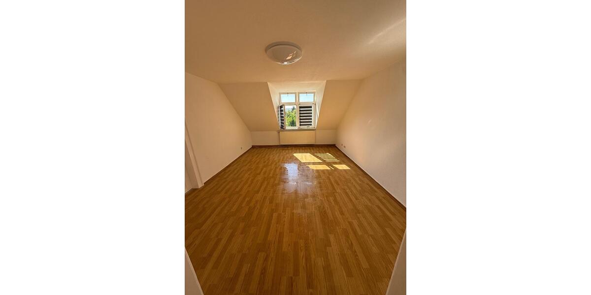 Dachgeschoßwohnung Meuselwitz - 2 Zimmer, 330&euro; | Angebot:23004912