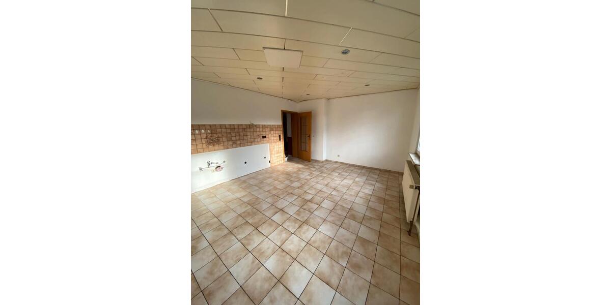 Dachgeschoßwohnung Beverungen - 4 Zimmer, 180 m&sup2;, 900&euro; | Angebot:26491222