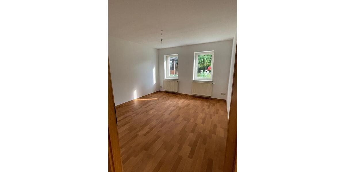 Erdgeschoßwohnung Schmölln - 2 Zimmer, 49 m&sup2;, 295&euro; | Angebot:25286608