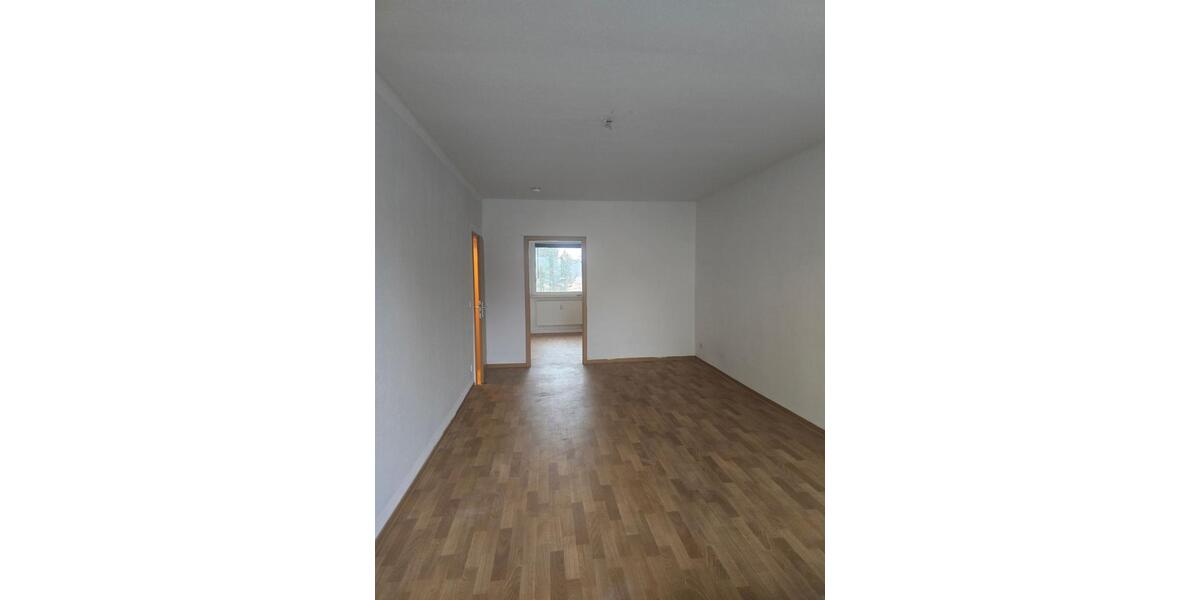 Tolle 2 -Raumwohnung mit Balkon + Aufzug + Dusche im Hochparterre! 2 zimmer