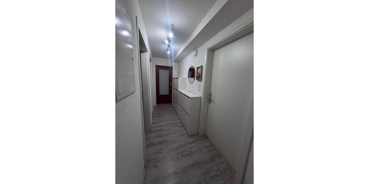 Dachgeschoßwohnung Lohfelden - 2.5 Zimmer, 65 m&sup2;, 670&euro; | Angebot:25770746