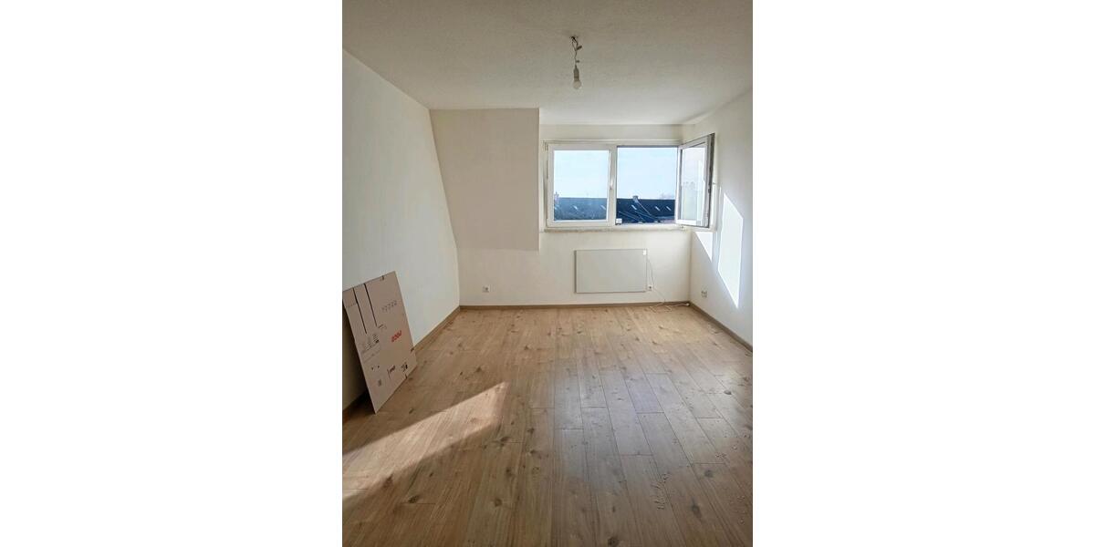 Dachgeschoßwohnung Gelsenkirchen Gelsenkirchen-Mitte - 3 Zimmer, 68 m&sup2;, 493&euro; | Angebot:24831847