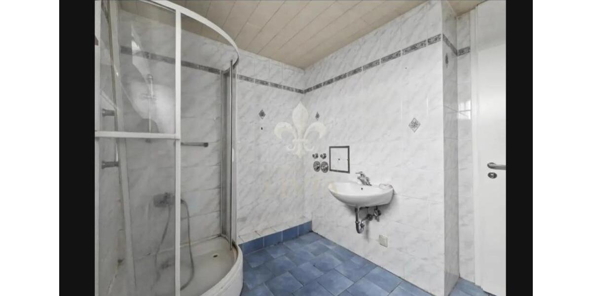 Etagenwohnung Ludwigshafen am Rhein - 4 Zimmer, 95 m&sup2;, 1.150&euro; | Angebot:25856147