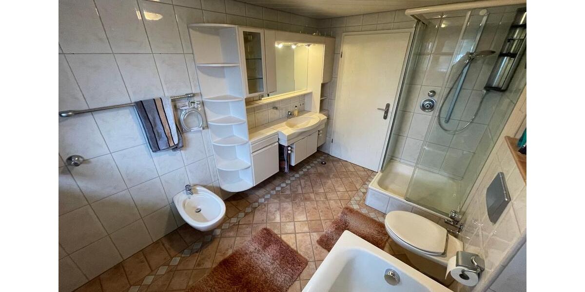 Dachgeschoßwohnung Moers Rheinkamp - 2.5 Zimmer, 67 m&sup2;, 690&euro; | Angebot:24726970