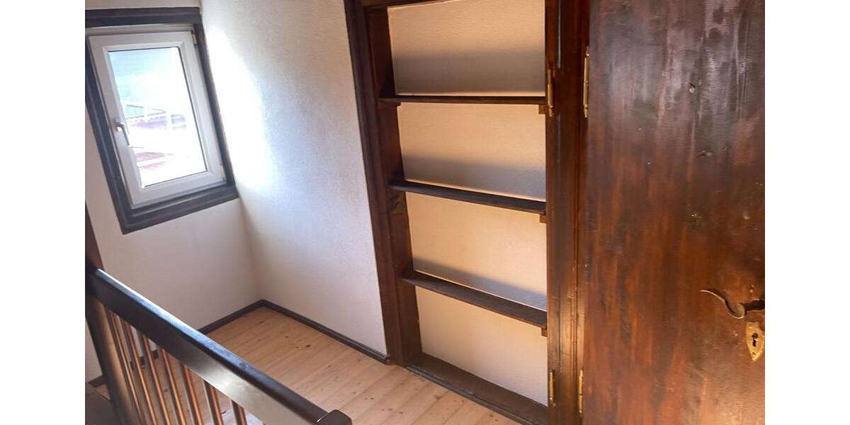 Etagenwohnung Rositz - 4 Zimmer, 102 m&sup2;, 650&euro; | Angebot:25906015