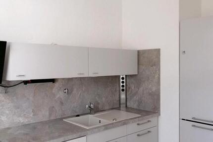 Helle Altbau-Erdgeschosswohnung im Marburger Südviertel ab 01.03. 3 zimmer