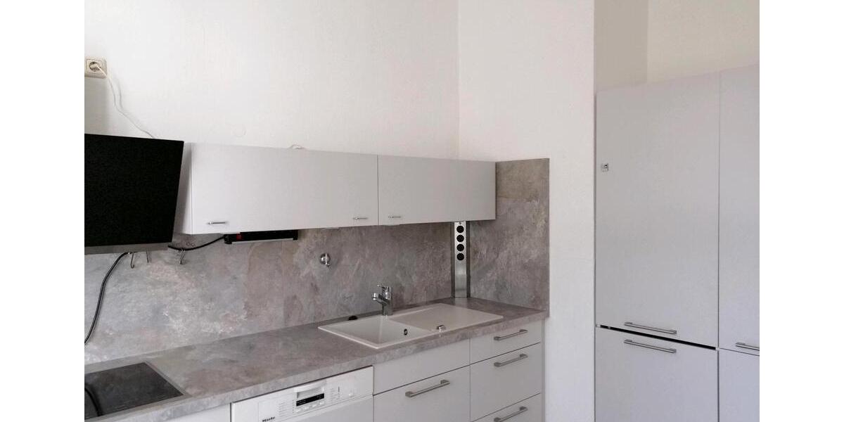 Helle Altbau-Erdgeschosswohnung im Marburger Südviertel ab 01.03. 3 zimmer