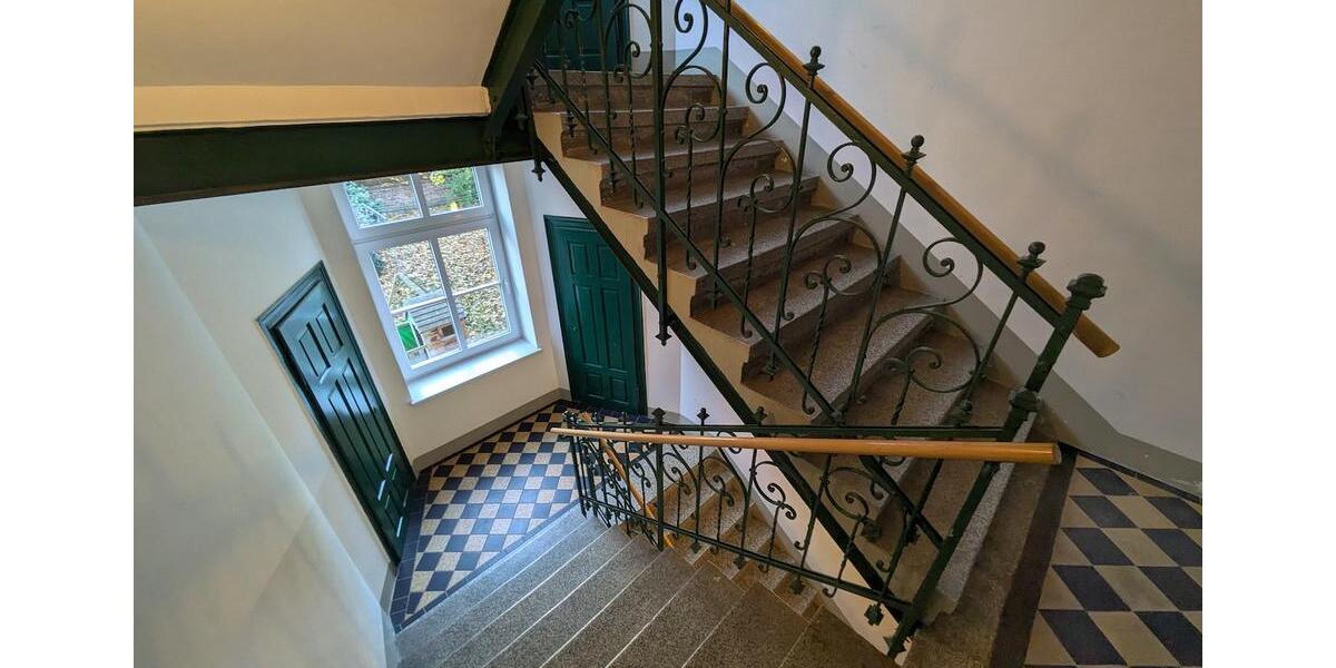 Dachgeschoßwohnung Chemnitz Ebersdorf - 1 Zimmer, 33 m&sup2;, 200&euro; | Angebot:25266458