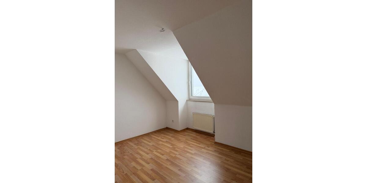 Dachgeschoßwohnung Aschersleben - 3 Zimmer, 66 m&sup2;, 430&euro; | Angebot:24862412