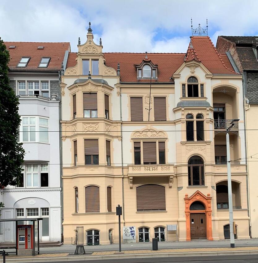 7 Zimmer-Altbau-Wohnung in wunderschönem Denkmalobjekt zu vermieten!