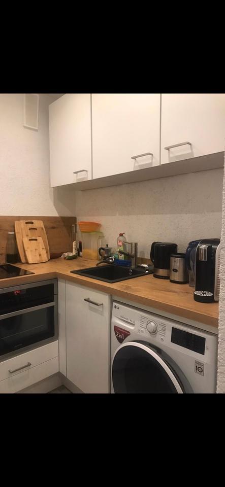 Zeitvermietung: Kernsanierte 1,5 Zimmerwohnung in Singen
