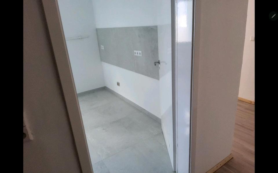 4 Zimmer Wohnung zu Vermieten In Hannover Hainholz - 100 m2 4 zimmer