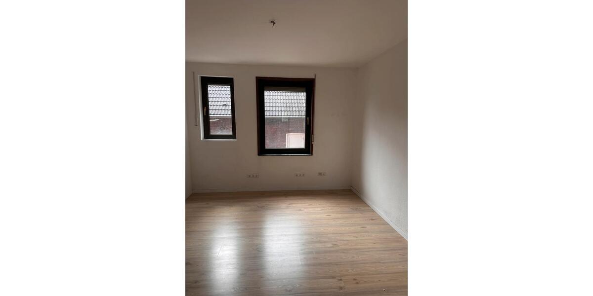 Erdgeschoßwohnung Mülheim an der Ruhr Linksruhr - 4 Zimmer, 99 m&sup2;, 715&euro; | Angebot:24361868