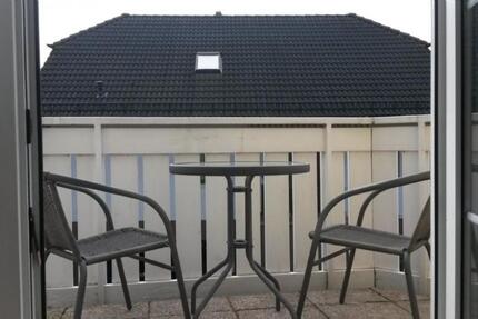 2-Zimmer-Wohnung mit BALKON - vollmöbliert -Nähe VW-Standort zimmer