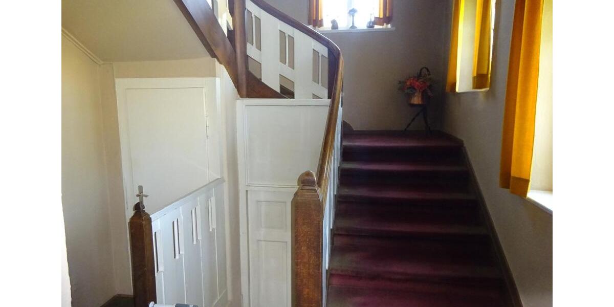 Villa Weißenburg in Bayern - 7 Zimmer, 140 m&sup2;, 1.750&euro; | Angebot:25175092