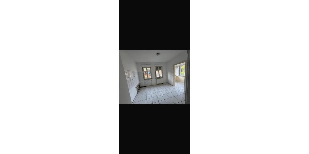 Etagenwohnung Pforzheim Weststadt - 4 Zimmer, 100 m&sup2;, 1.050&euro; | Angebot:26049577