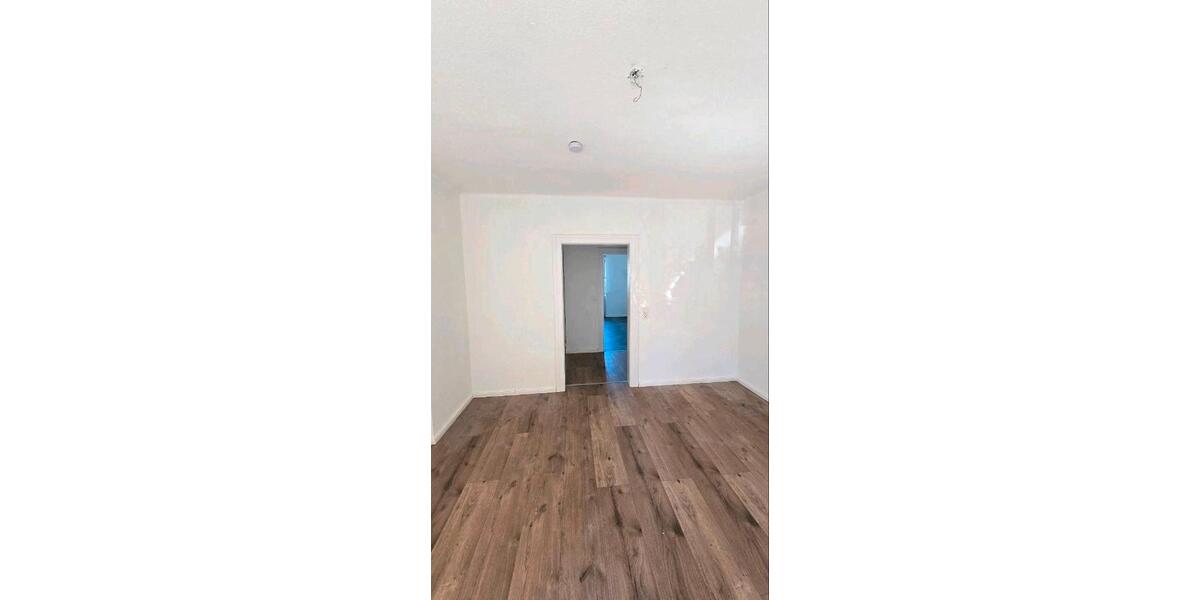 Hochparterre Eisenach - 4 Zimmer, 80 m&sup2;, 595&euro; | Angebot:26004803