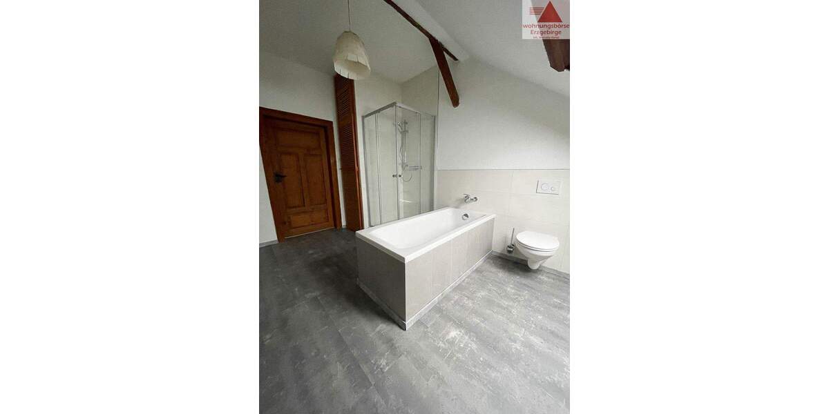 Etagenwohnung Lauter-Bernsbach OT Oberpfannenstiel Bernsbach - 5 Zimmer, 115 m&sup2;, 690&euro; | Angebot:23957369