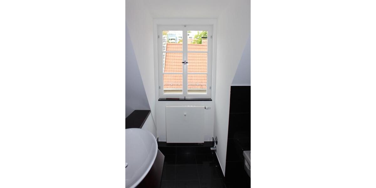 Dachgeschoßwohnung Idstein - 2 Zimmer, 82 m&sup2;, 1.130&euro; | Angebot:25759553