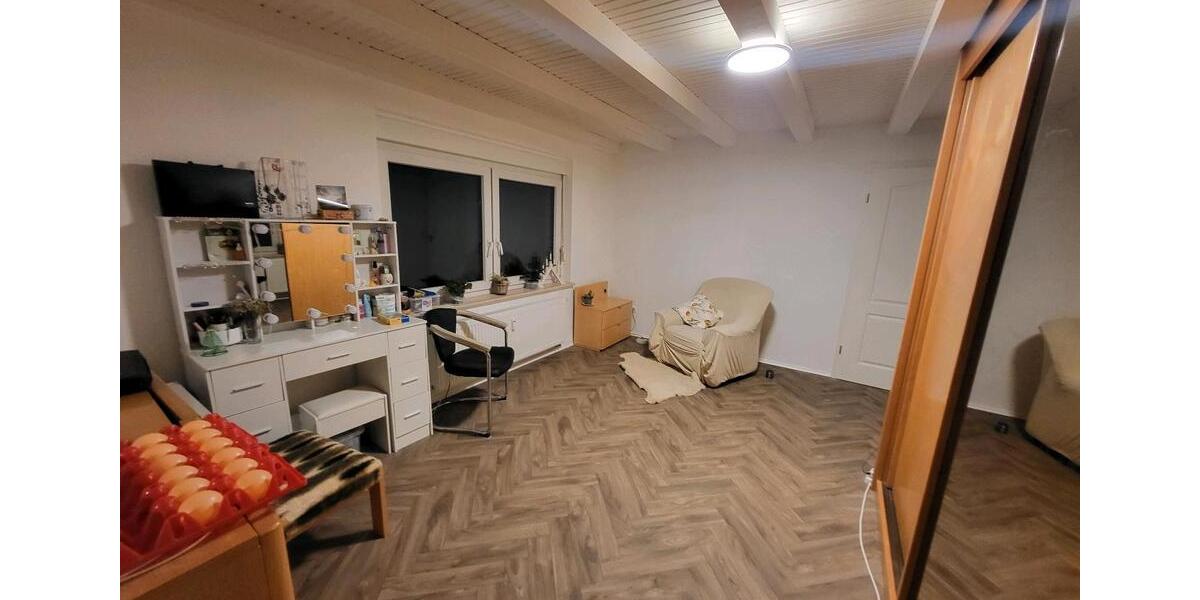 Dachgeschoßwohnung Wesendorf - 3 Zimmer, 90 m&sup2;, 630&euro; | Angebot:25052306