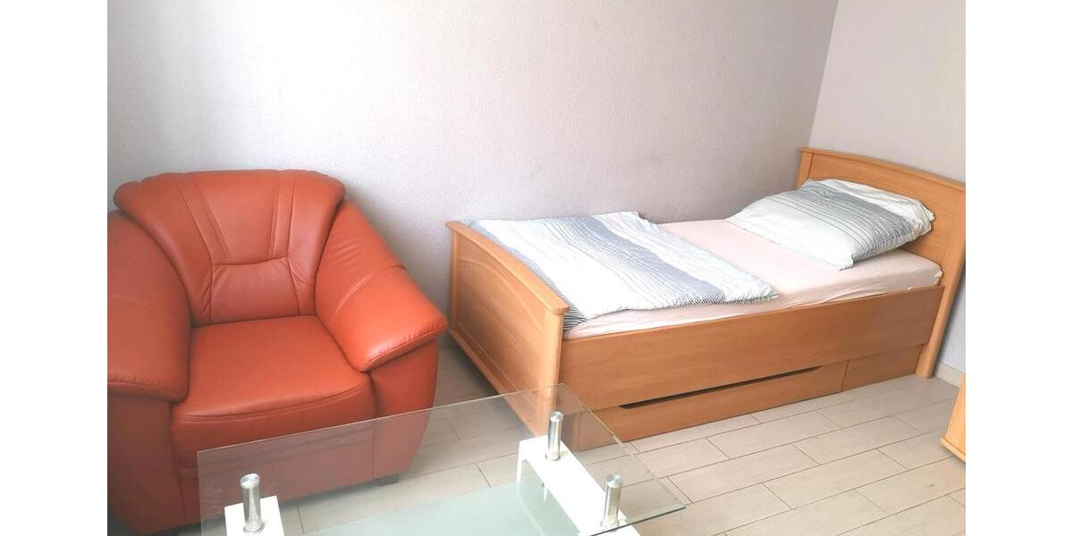 Wohnen auf Zeit Grevenbroich Hemmerden - 8 Zimmer, 220 m&sup2;, 450&euro; | Angebot:26597656