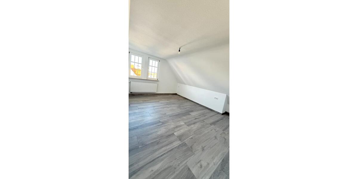 Dachgeschoßwohnung Baiersbronn - 4 Zimmer, 90 m&sup2;, 1.350&euro; | Angebot:26030760