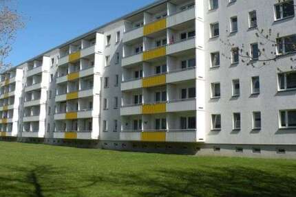 Wohnung zum Mieten in Stralsund 302,22 € 43.8 m² 2 zimmer