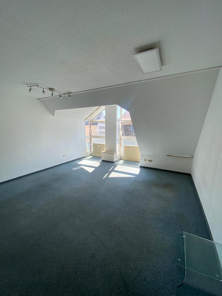 Großzügige 2 - Zimmerwohnung im Zentrum von Bayreuth zu vermieten
