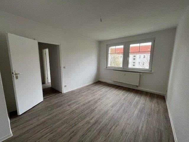 Etagenwohnung Zwickau Eckersbach - 2 Zimmer, 50 m&sup2;, 259&euro; | Angebot:26842168