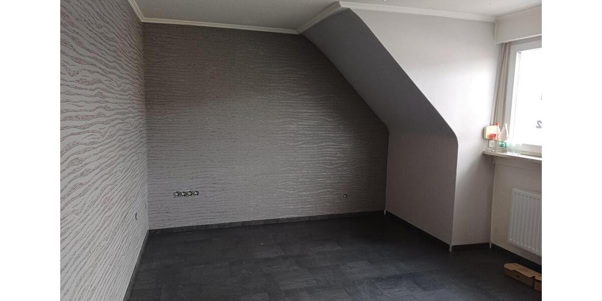 Dachgeschoßwohnung Aachen Eilendorf - 3 Zimmer, 80 m&sup2;, 680&euro; | Angebot:24868558